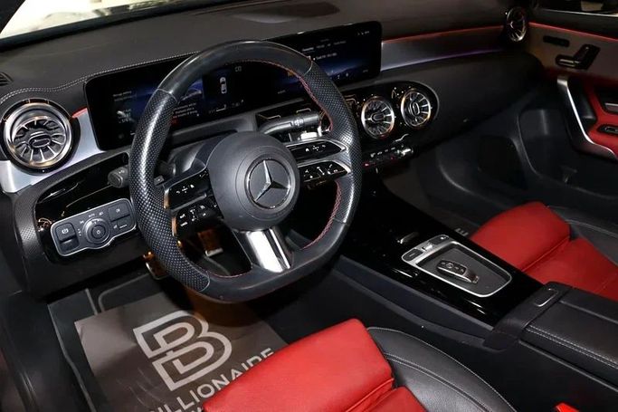 Подержанный Mercedes-Benz A-Class 200 IV (W177) Рестайлинг, 1.3 л, 2023 в Дубае от Billionaire Motors Серый цвет. GCC | AUTO.AE