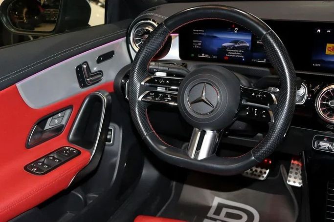 Подержанный Mercedes-Benz A-Class 200 IV (W177) Рестайлинг, 1.3 л, 2023 в Дубае от Billionaire Motors Серый цвет. GCC | AUTO.AE