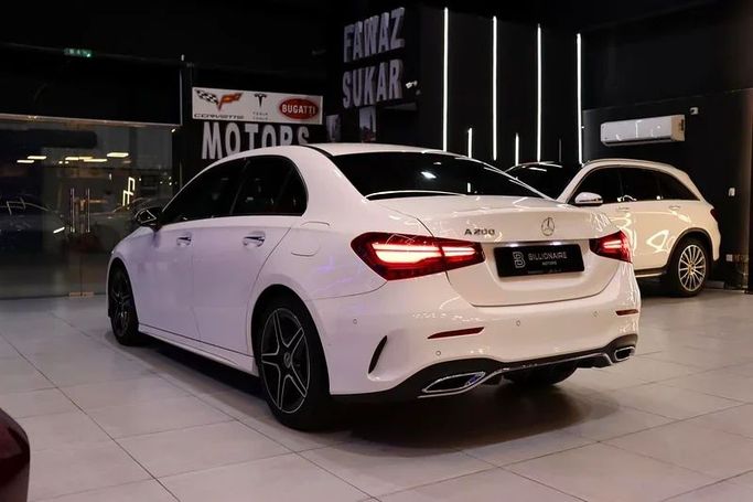 Подержанный Mercedes-Benz A-Class 200 IV (W177) Рестайлинг, 1.3 л, 2023 в Дубае от Billionaire Motors Белый цвет. GCC | AUTO.AE