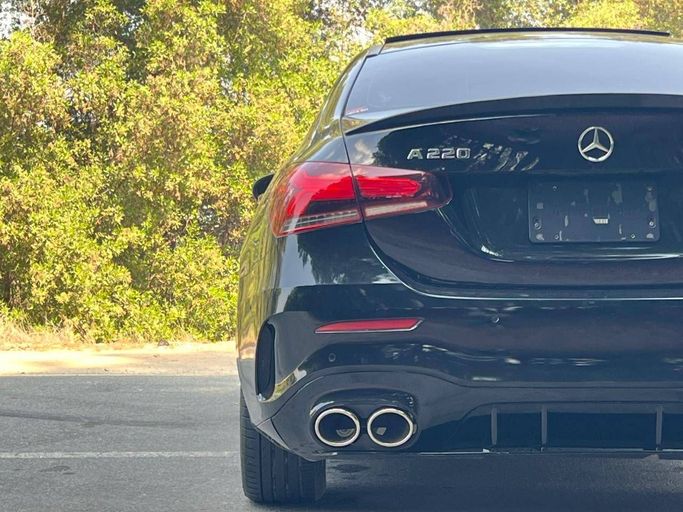 Подержанный Mercedes-Benz A-Class 220 IV (W177), 2.0 л, 2020 в Дубае от Perstige Motos (SHJ) Черный цвет. GCC | AUTO.AE
