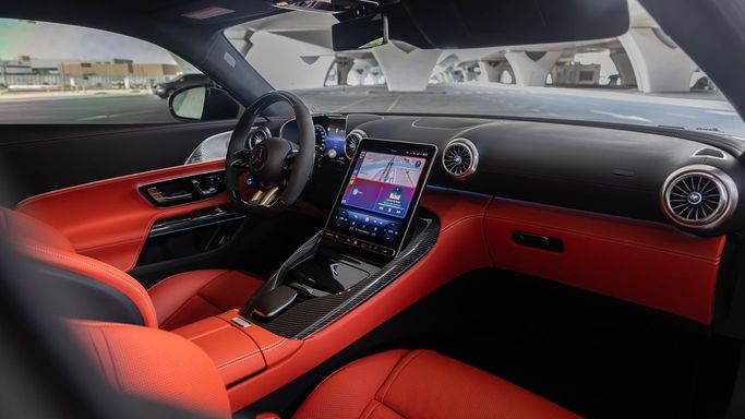 Mercedes-Benz AMG GT R I Рестайлинг, 2024 купе спорт класса в Дубае от AVA car rental серый цвет | AUTO.AE