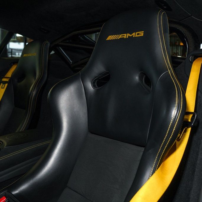 Mercedes-Benz AMG GT R I Facelift, 2023 sport coupe for rent in Dubai by DEIZ, green color | AUTO.AE