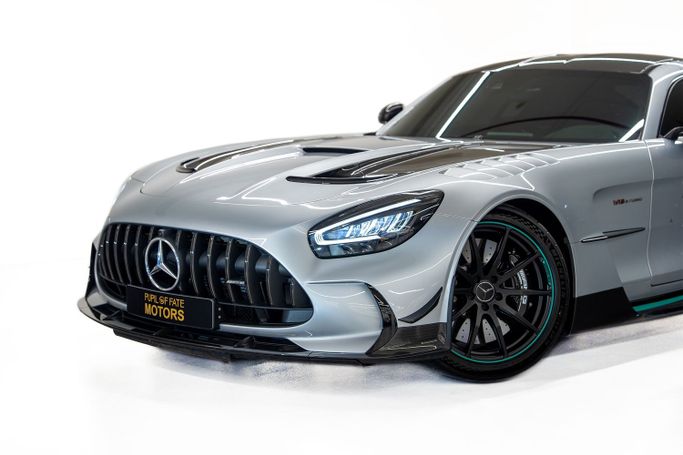 Подержанный Mercedes-Benz AMG GT S I Рестайлинг, 4.0 л, 2021 в Дубае от PUPIL OF FATE MOTORS Серебристый цвет. Европейская | AUTO.AE