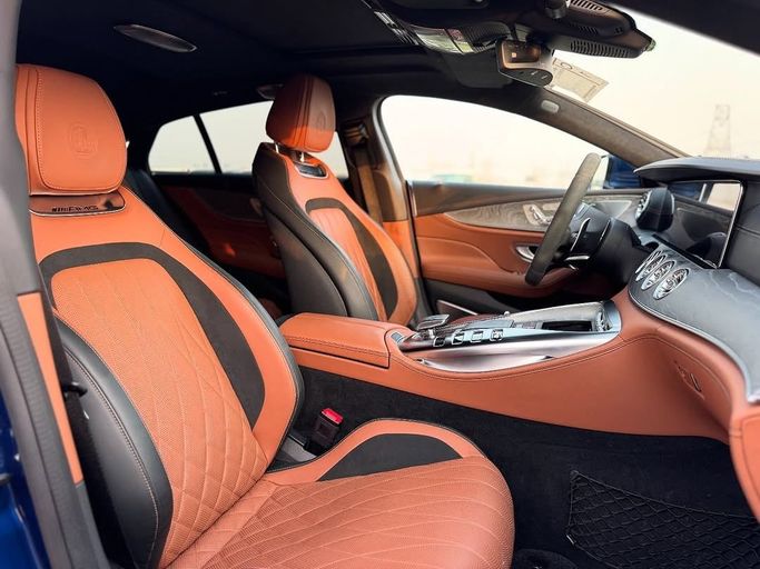 Подержанный Mercedes-Benz AMG GT 63 I Рестайлинг, 4.0 л, 2019 в Дубае от Lakhani Motors Синий цвет. Японская | AUTO.AE