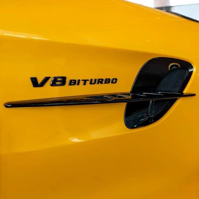 Подержанный Mercedes-Benz AMG GT R I Рестайлинг, 4.0 л, 2017 в Дубае от Q Motors Желтый цвет. Японская | AUTO.AE