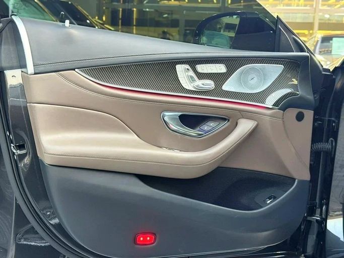 Подержанный Mercedes-Benz AMG GT 63 S I Рестайлинг, 4.0 л, 2020 в Дубае от Auto Bank Motors Черный цвет. Корейская | AUTO.AE