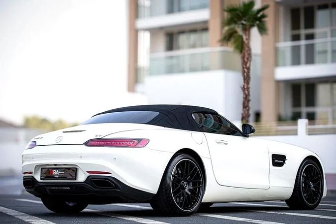Used Mercedes-Benz AMG GT C I Facelift, 4.0 l, 2018 in Dubai by MBA Motors, White color. American Specs | AUTO.AE