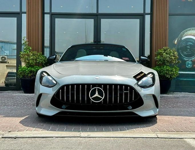 Подержанный Mercedes-Benz AMG GT 63 II, 4.0 л, 2024 в Дубае от 8 Ba Motors Белый цвет. Европейская | AUTO.AE