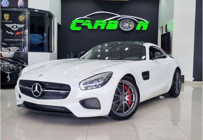 Подержанный Mercedes-Benz AMG GT S I, 4.0 л, 2015 в Дубае от Carbon Cars Белый цвет. Европейская | AUTO.AE