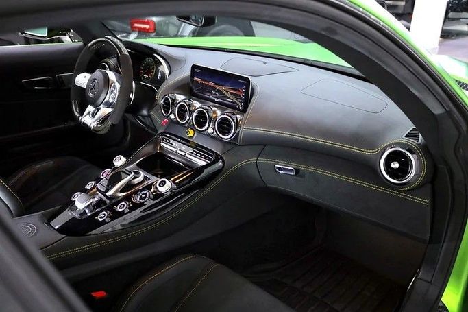 Подержанный Mercedes-Benz AMG GT R I Рестайлинг, 4.0 л, 2019 в Дубае от Al Faris Motors Зеленый цвет. Other | AUTO.AE