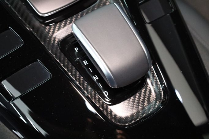 Подержанный Mercedes-Benz AMG GT Black Series I Рестайлинг, 4.0 л, 2022 в Дубае от Sanam Cars Серебристый цвет. GCC | AUTO.AE