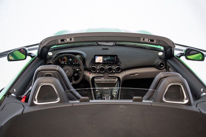 Used Mercedes-Benz AMG GT R I Facelift, 4.0 l, 2020 in Dubai by Exotic Cars, Green color. Other | AUTO.AE