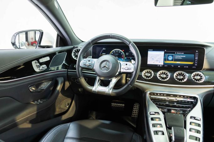 Подержанный Mercedes-Benz AMG GT 43 I Рестайлинг, 3.0 л, 2019 в Дубае от The Car Superstore Белый цвет. Японская | AUTO.AE