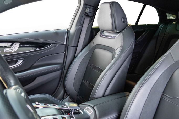 Подержанный Mercedes-Benz AMG GT 43 I Рестайлинг, 3.0 л, 2019 в Дубае от The Car Superstore Белый цвет. Японская | AUTO.AE