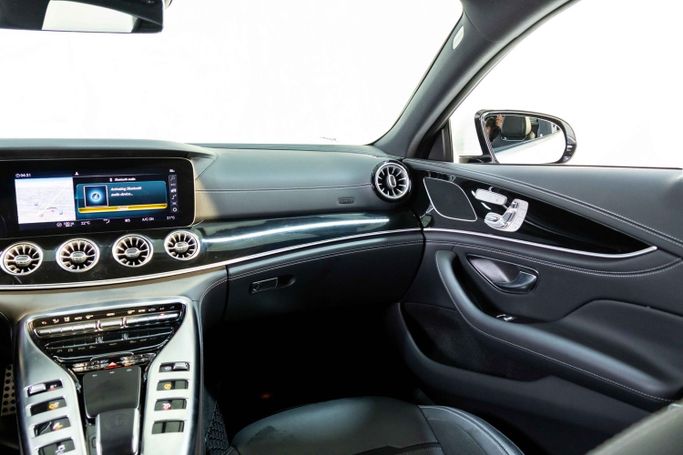 Подержанный Mercedes-Benz AMG GT 43 I Рестайлинг, 3.0 л, 2019 в Дубае от The Car Superstore Белый цвет. Японская | AUTO.AE