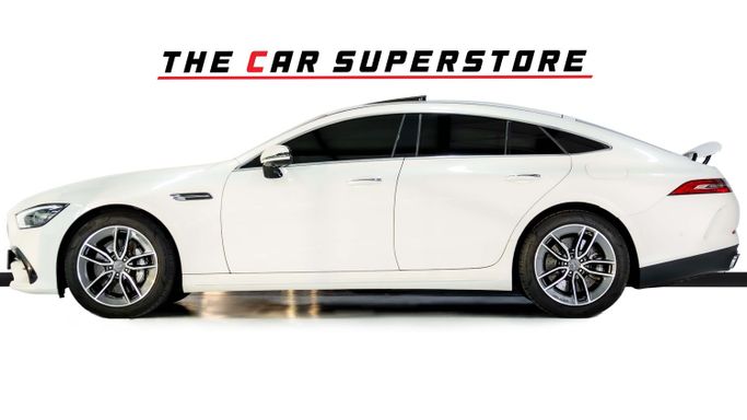 Подержанный Mercedes-Benz AMG GT 43 I Рестайлинг, 3.0 л, 2019 в Дубае от The Car Superstore Белый цвет. Японская | AUTO.AE