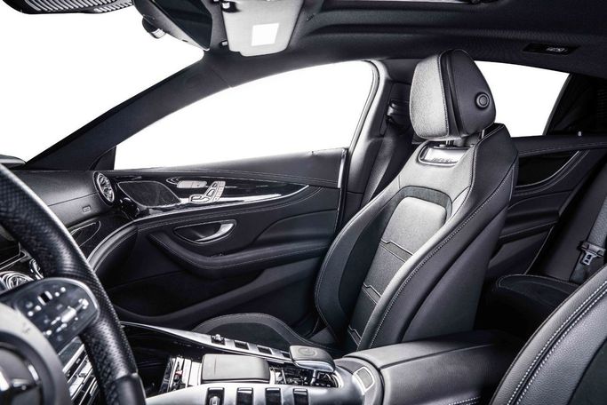 Подержанный Mercedes-Benz AMG GT 43 I Рестайлинг, 3.0 л, 2019 в Дубае от The Car Superstore Белый цвет. Японская | AUTO.AE