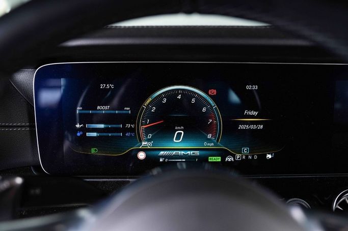 Подержанный Mercedes-Benz AMG GT 43 I Рестайлинг, 3.0 л, 2019 в Дубае от The Car Superstore Белый цвет. Японская | AUTO.AE