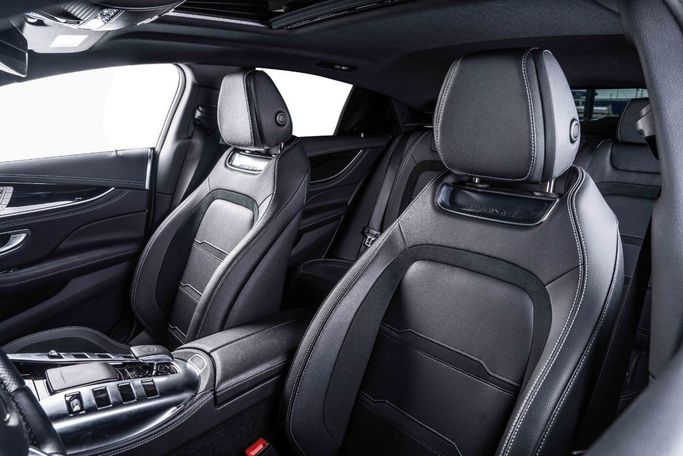 Подержанный Mercedes-Benz AMG GT 43 I Рестайлинг, 3.0 л, 2019 в Дубае от The Car Superstore Белый цвет. Японская | AUTO.AE