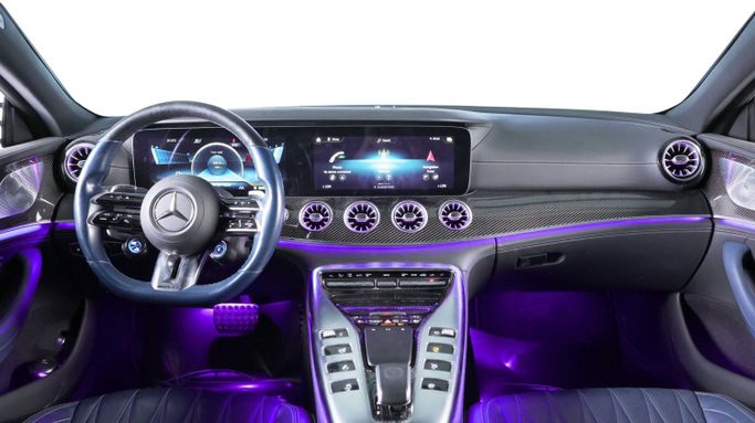 Подержанный Mercedes-Benz AMG GT 43 I Рестайлинг, 3.0 л, 2022 в Дубае от The Car Superstore Серебристый цвет. GCC | AUTO.AE