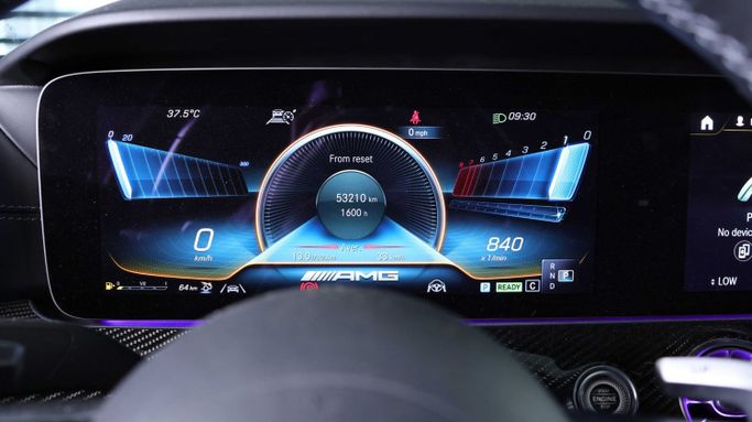 Подержанный Mercedes-Benz AMG GT 43 I Рестайлинг, 3.0 л, 2022 в Дубае от The Car Superstore Серебристый цвет. GCC | AUTO.AE