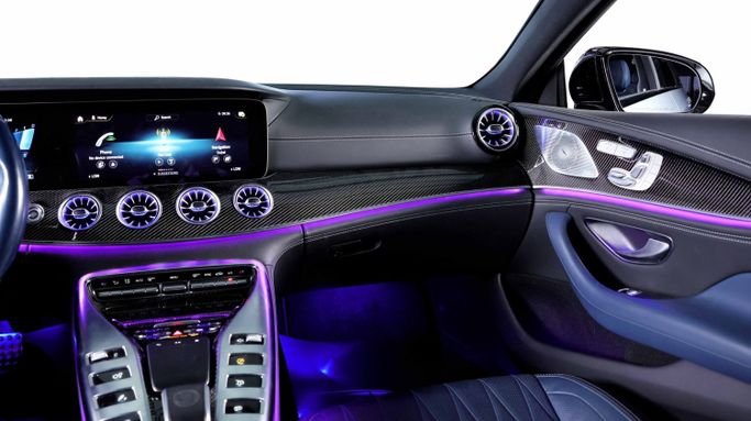 Подержанный Mercedes-Benz AMG GT 43 I Рестайлинг, 3.0 л, 2022 в Дубае от The Car Superstore Серебристый цвет. GCC | AUTO.AE