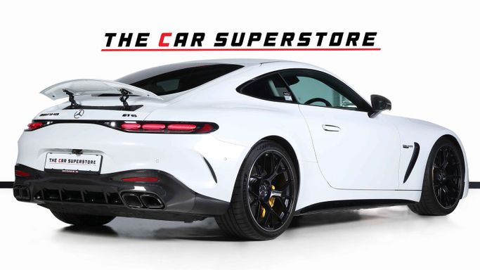 Подержанный Mercedes-Benz AMG GT 63 II, 4.0 л, 2024 в Дубае от The Car Superstore Белый цвет. Японская | AUTO.AE