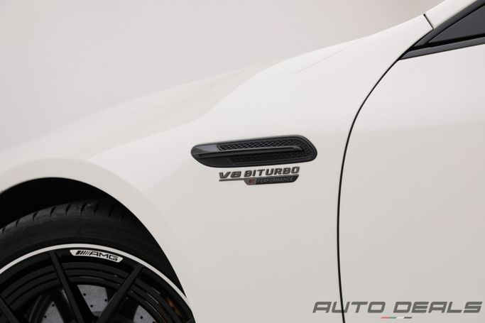 Подержанный Mercedes-Benz AMG GT 63 S I Рестайлинг, 4.0 л, 2023 в Дубае от AUTO DEALS Белый цвет. GCC | AUTO.AE