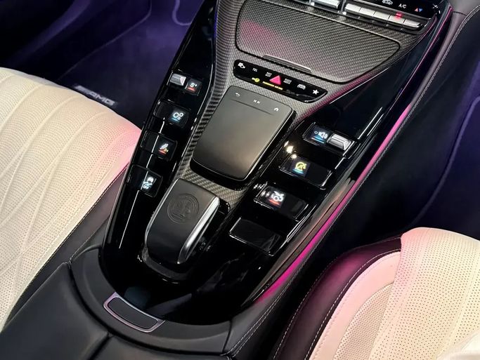 Подержанный Mercedes-Benz AMG GT 53 I Facelift, 3.0 л, 2022 в ОАЭ, Дубай от GE Motors Черный цвет. Канадская | AUTO.AE | Объявление #295522 — фото 16 из 17