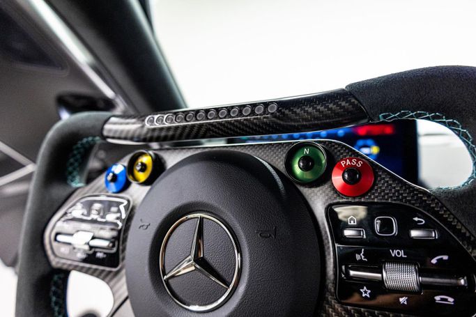 Новый Mercedes-Benz AMG ONE, 1.6 л, 2023 в Дубае от PUPIL OF FATE MOTORS Серебристый цвет. Европейская | AUTO.AE