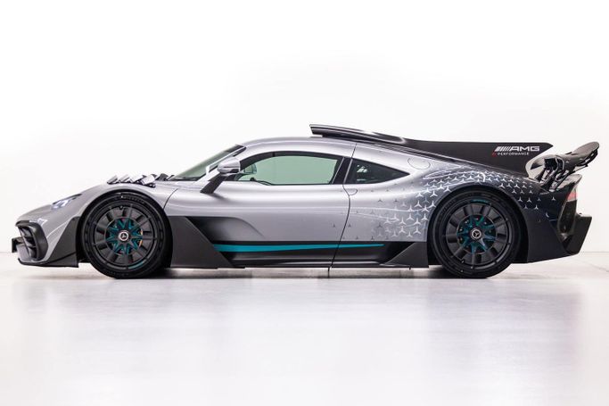 Новый Mercedes-Benz AMG ONE, 1.6 л, 2023 в Дубае от PUPIL OF FATE MOTORS Серебристый цвет. Европейская | AUTO.AE