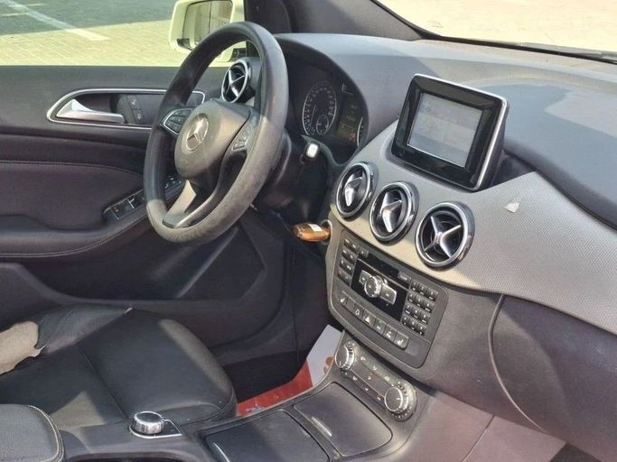 Подержанный Mercedes-Benz B-Class 200 CDI II (W246), 1.8 л, 2013 в Дубае от Barkat Alrahmen Motors Белый цвет. Корейская | AUTO.AE