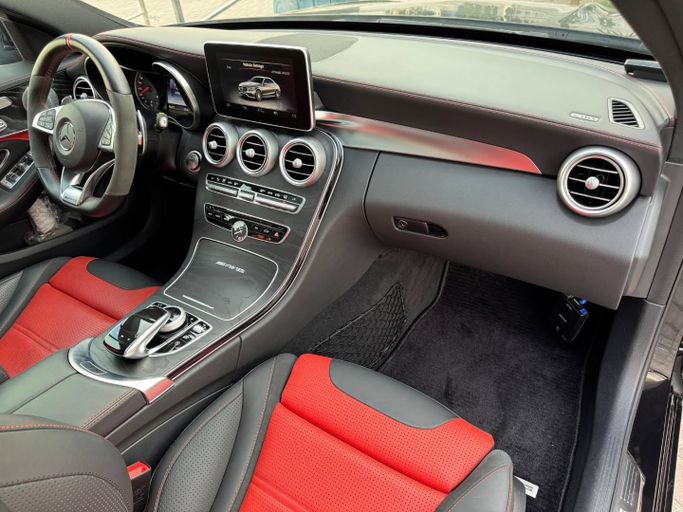 Подержанный Mercedes-Benz C-Class AMG 63 AMG S IV (W205), 4.0 л, 2017 в Дубае от Saeed Auto Черный цвет. Японская | AUTO.AE