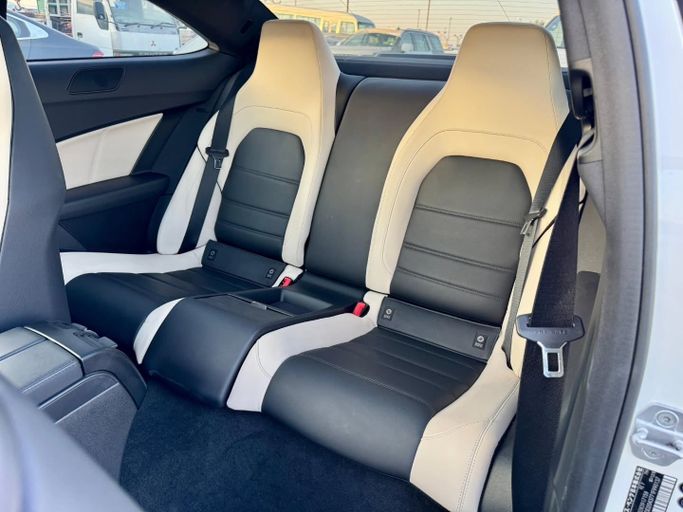 Подержанный Mercedes-Benz C-Class AMG 63 AMG III (W204) Рестайлинг, 6.2 л, 2013 в Дубае от Saeed Auto Белый цвет. Японская | AUTO.AE