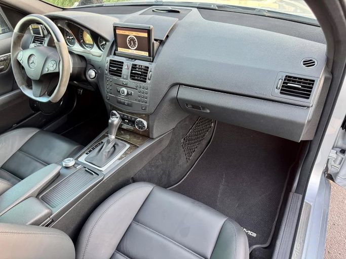 Подержанный Mercedes-Benz C-Class AMG 63 AMG III (W204), 6.2 л, 2010 в Дубае от Saeed Auto Серый цвет. Японская | AUTO.AE