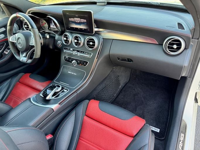 Подержанный Mercedes-Benz C-Class AMG 63 AMG S IV (W205) Рестайлинг, 4.0 л, 2018 в Дубае от Saeed Auto Белый цвет. Японская | AUTO.AE