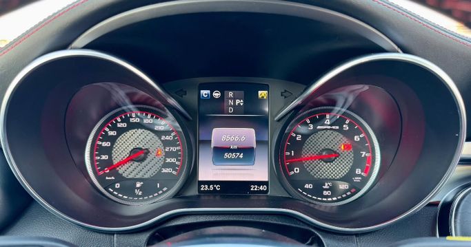 Подержанный Mercedes-Benz C-Class AMG 63 AMG S IV (W205) Рестайлинг, 4.0 л, 2018 в Дубае от Saeed Auto Белый цвет. Японская | AUTO.AE