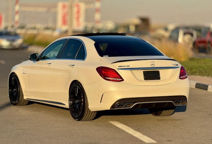 Подержанный Mercedes-Benz C-Class AMG 63 AMG S IV (W205) Рестайлинг, 4.0 л, 2018 в Дубае от Saeed Auto Белый цвет. Японская | AUTO.AE