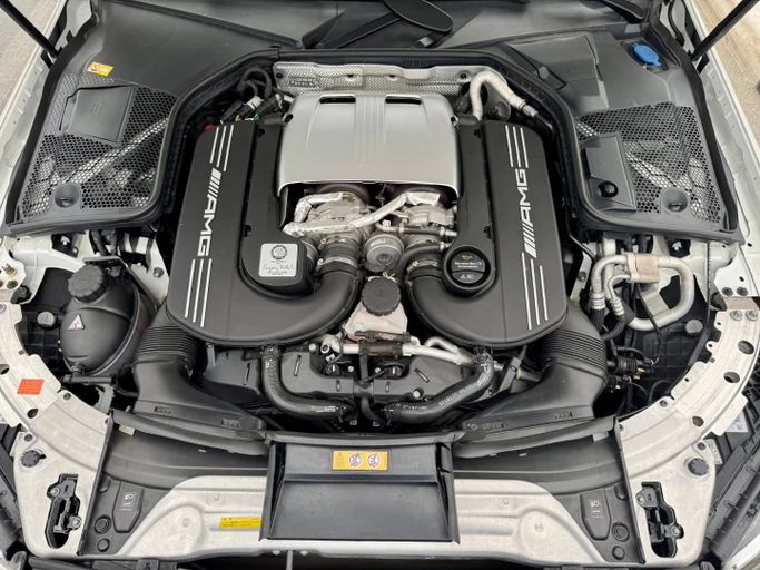 Used Mercedes-Benz C-Class AMG 63 AMG S IV (W205), 4.0 l, 2016 in Dubai by Saeed Auto, White color. Japanese Specs | AUTO.AE