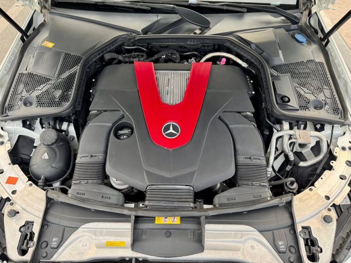 Подержанный Mercedes-Benz C-Class AMG 43 AMG IV (W205), 3.0 л, 2016 в Дубае от Saeed Auto Белый цвет. Японская | AUTO.AE