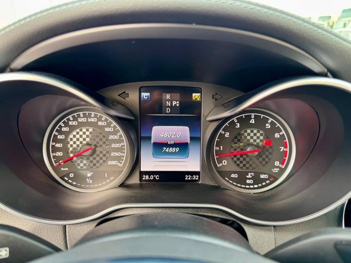 Подержанный Mercedes-Benz C-Class AMG 43 AMG IV (W205), 3.0 л, 2016 в Дубае от Saeed Auto Белый цвет. Японская | AUTO.AE