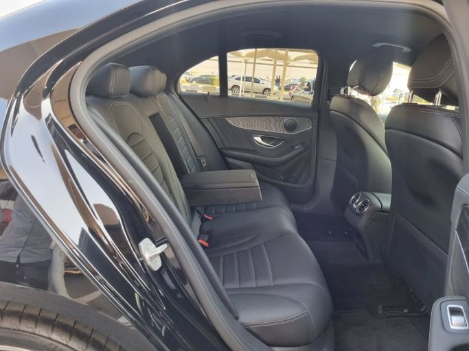 Подержанный Mercedes-Benz C-Class AMG 43 AMG IV (W205), 3.0 л, 2016 в Дубае от Saeed Auto Черный цвет. Японская | AUTO.AE