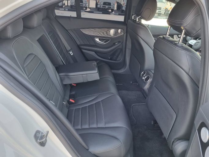 Подержанный Mercedes-Benz C-Class AMG 43 AMG IV (W205) Рестайлинг, 3.0 л, 2019 в Дубае от Saeed Auto Белый цвет. Японская | AUTO.AE