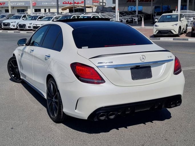 Подержанный Mercedes-Benz C-Class AMG 43 AMG IV (W205) Рестайлинг, 3.0 л, 2019 в Дубае от Saeed Auto Белый цвет. Японская | AUTO.AE