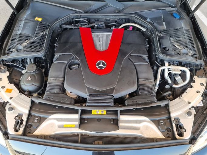 Подержанный Mercedes-Benz C-Class AMG 43 AMG IV (W205), 3.0 л, 2016 в Дубае от Saeed Auto Черный цвет. Японская | AUTO.AE