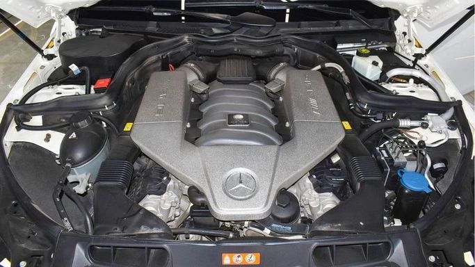 Подержанный Mercedes-Benz C-Class AMG 63 AMG III (W204) Рестайлинг, 6.2 л, 2013 в Дубае от Najem Motors Белый цвет. Европейская | AUTO.AE