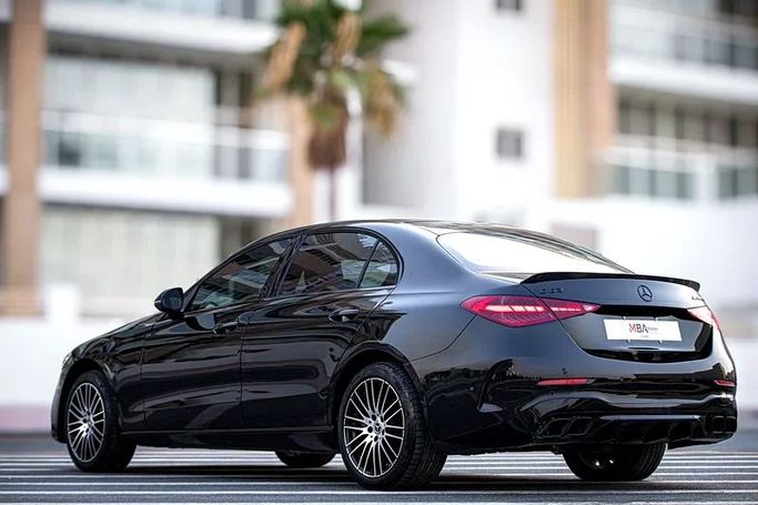 Подержанный Mercedes-Benz C-Class AMG 63 AMG V (W206), 2.0 л, 2023 в Дубае от MBA Motors Черный цвет. Китайская | AUTO.AE