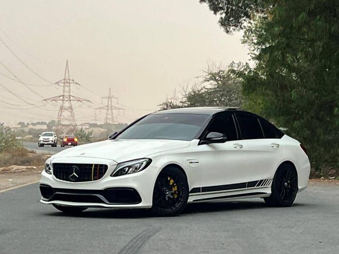 Новый Mercedes-Benz C-Class AMG 63 AMG IV (W205), 4.0 л, 2017 в Дубае от Perstige Motos (SHJ) Белый цвет. Американская | AUTO.AE
