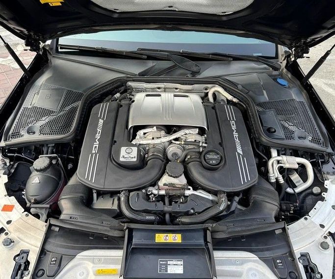 Подержанный Mercedes-Benz C-Class AMG 63 AMG S IV (W205), 4.0 л, 2017 в Дубае от Best Car Черный цвет. Японская | AUTO.AE