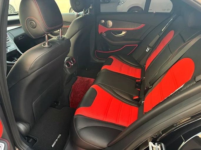 Подержанный Mercedes-Benz C-Class AMG 63 AMG S IV (W205), 4.0 л, 2016 в Дубае от Lucky Star Motors Черный цвет. Американская | AUTO.AE